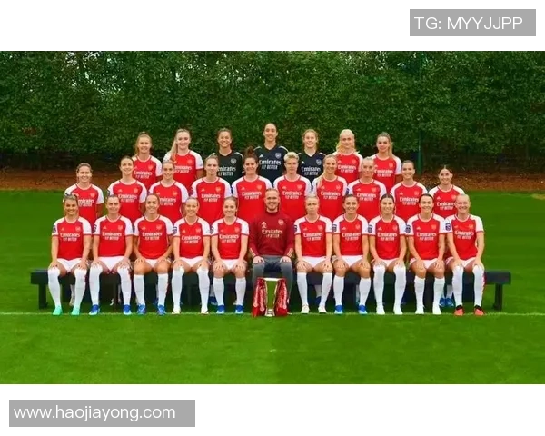 足球宝宝女的成长之路：从小球迷到未来的女足明星